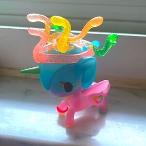 Sour Gummy Worm Tokidoki Unicorno